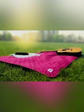 New! Tmobile Outdoor Quilted Giant Mat